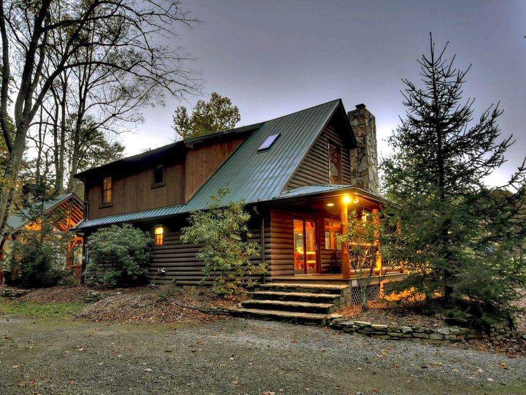 Blue Ridge – A Mountain Retreat Worth the Trip Blue Ridge – A Mountain Retreat Worth the Trip