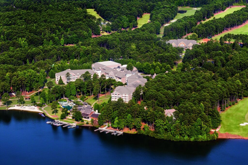 Lakeside serenity an hour from Atlanta Lakeside serenity an hour from Atlanta